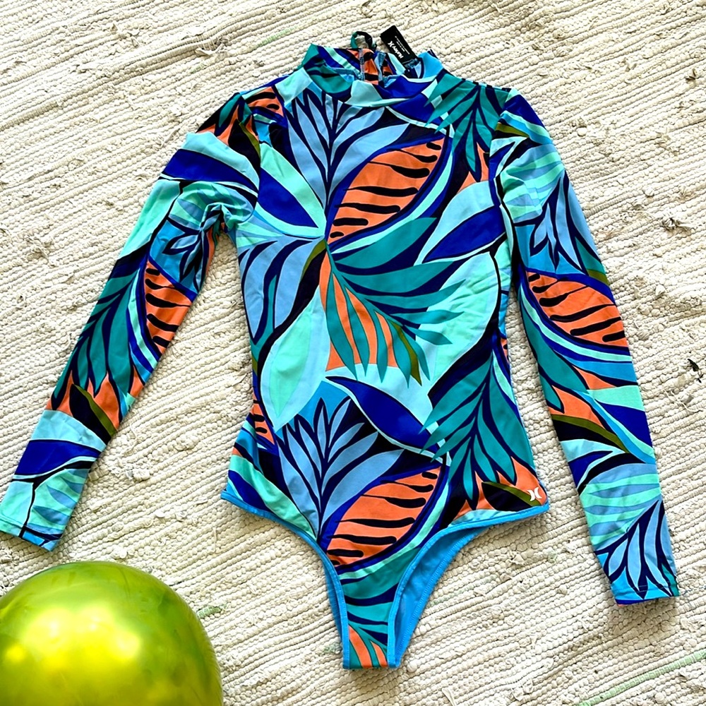 Hurley Verona Retro Surf Suit long sleeved
Women swimsuit rashguard Blue Tropics